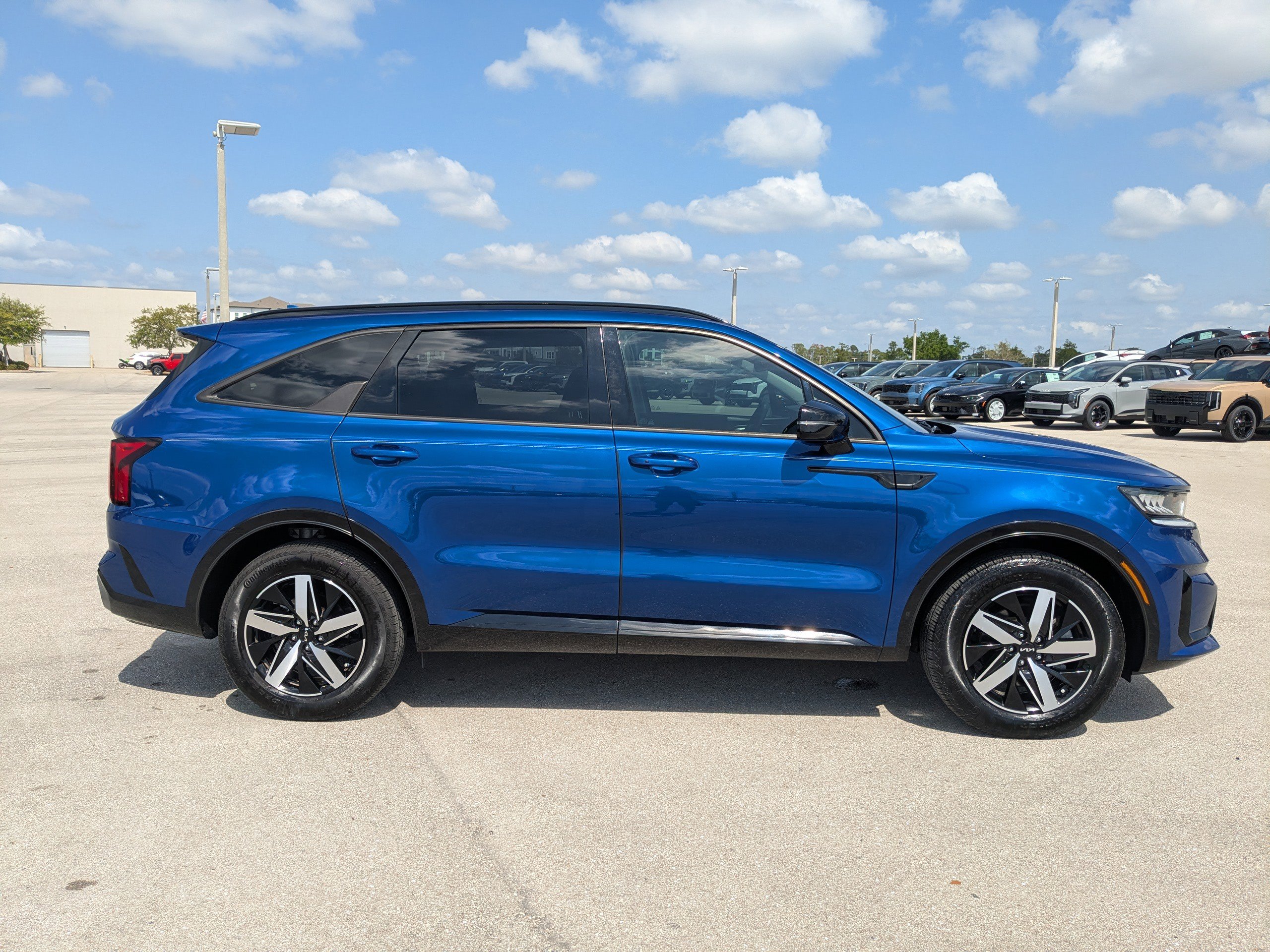 Certified 2022 Kia Sorento S image 4