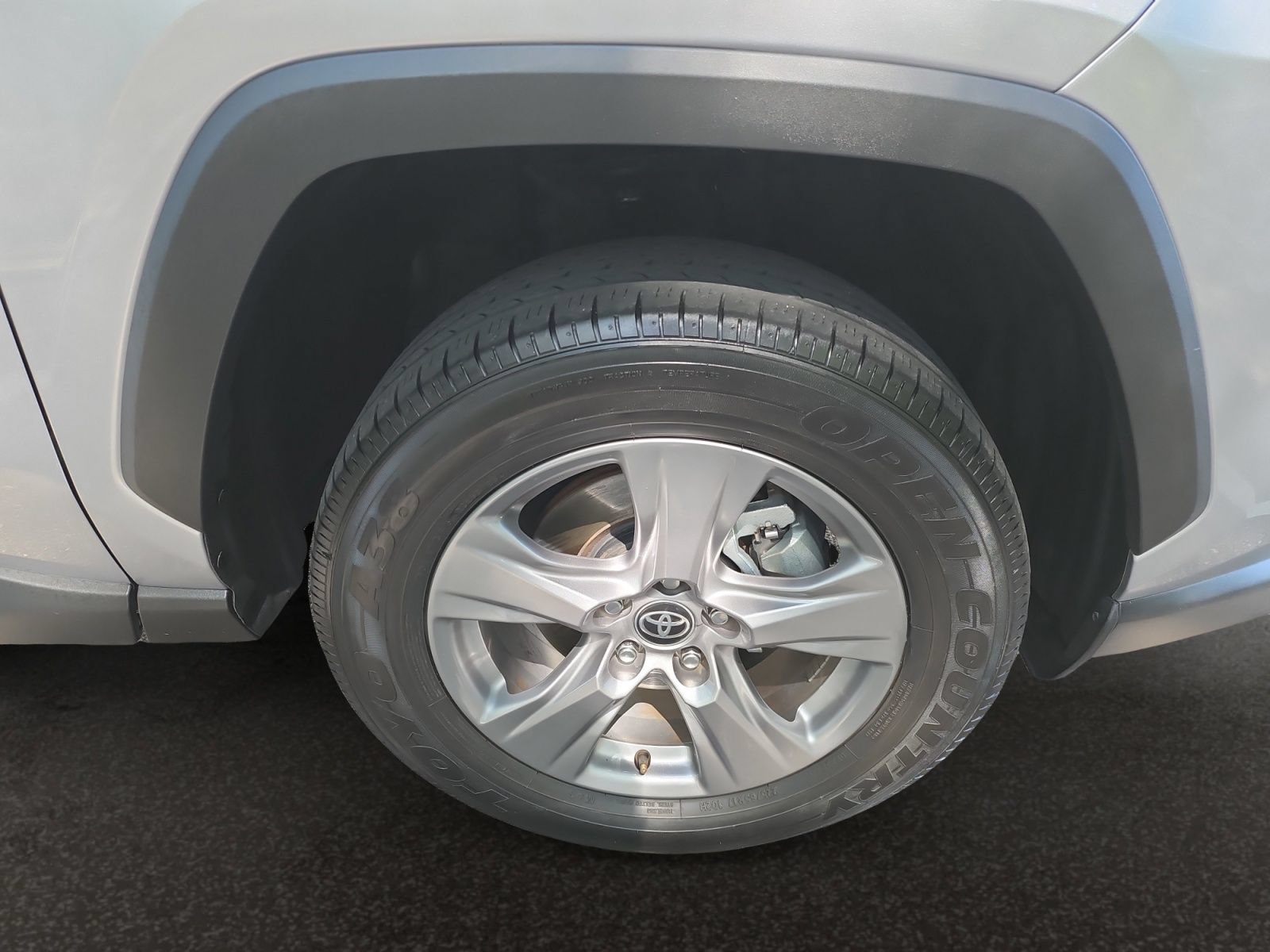 Used 2025 Toyota RAV4 XLE FWD image 41