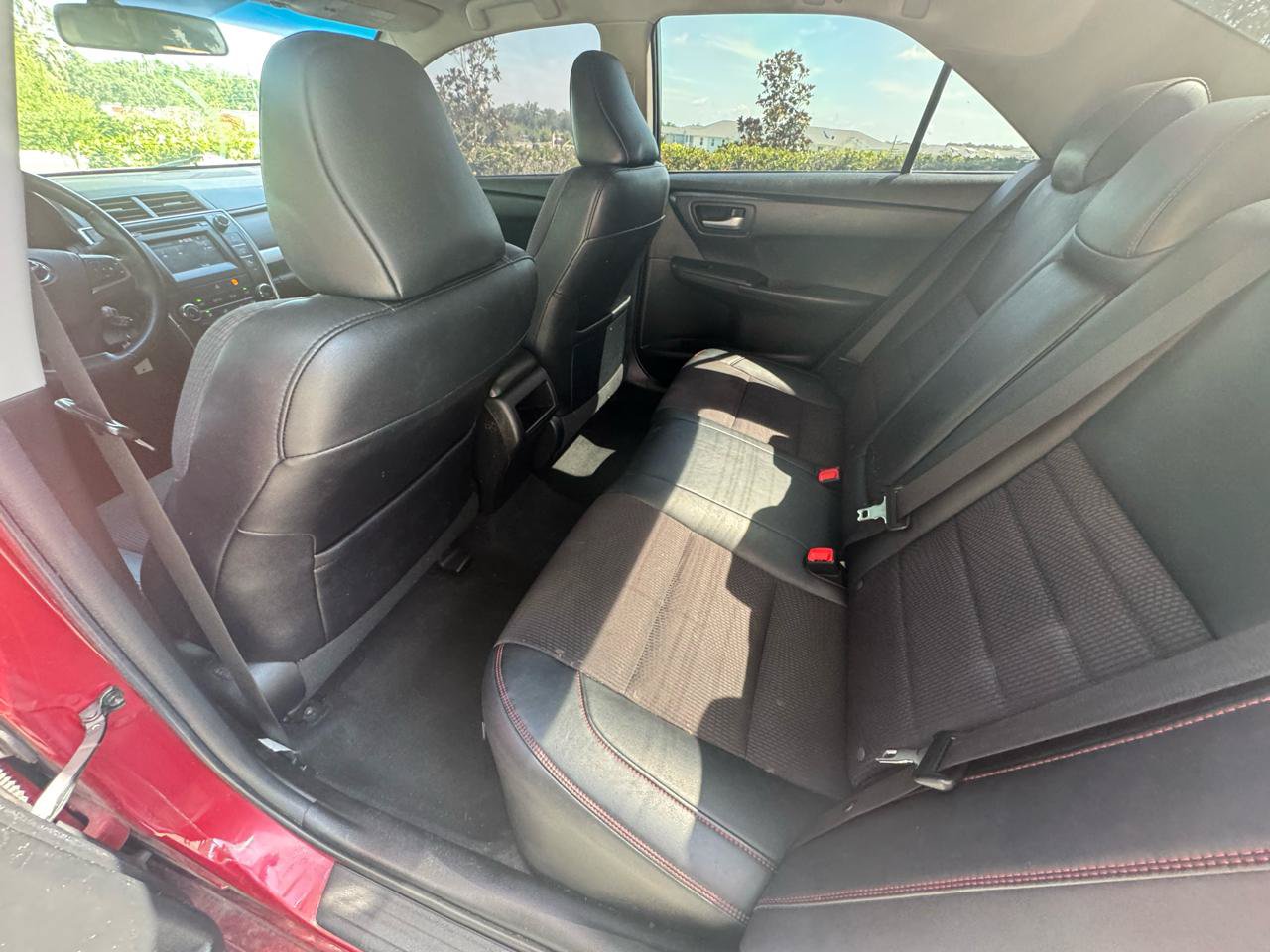 Used 2016 Toyota Camry SE FWD image 14