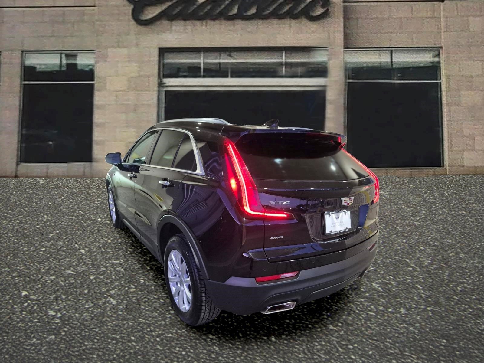 Certified 2023 Cadillac XT4 Luxury w/ Cold Weather Package image 3