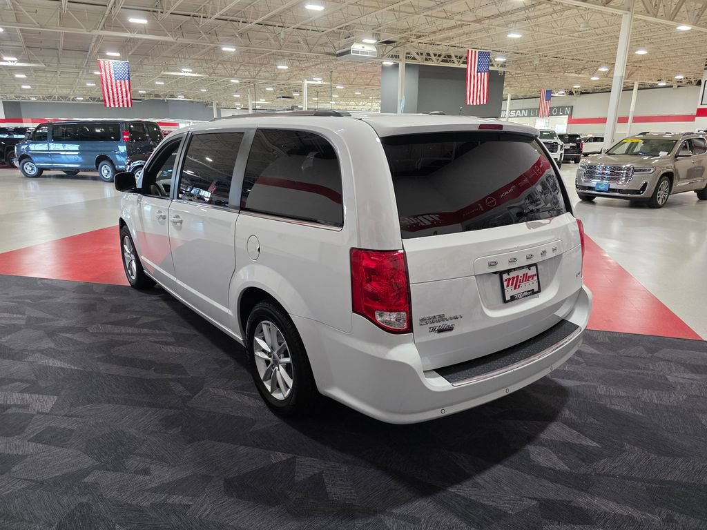 Used 2020 Dodge Grand Caravan SXT w/ Rear Park Assist Package FWD image 6