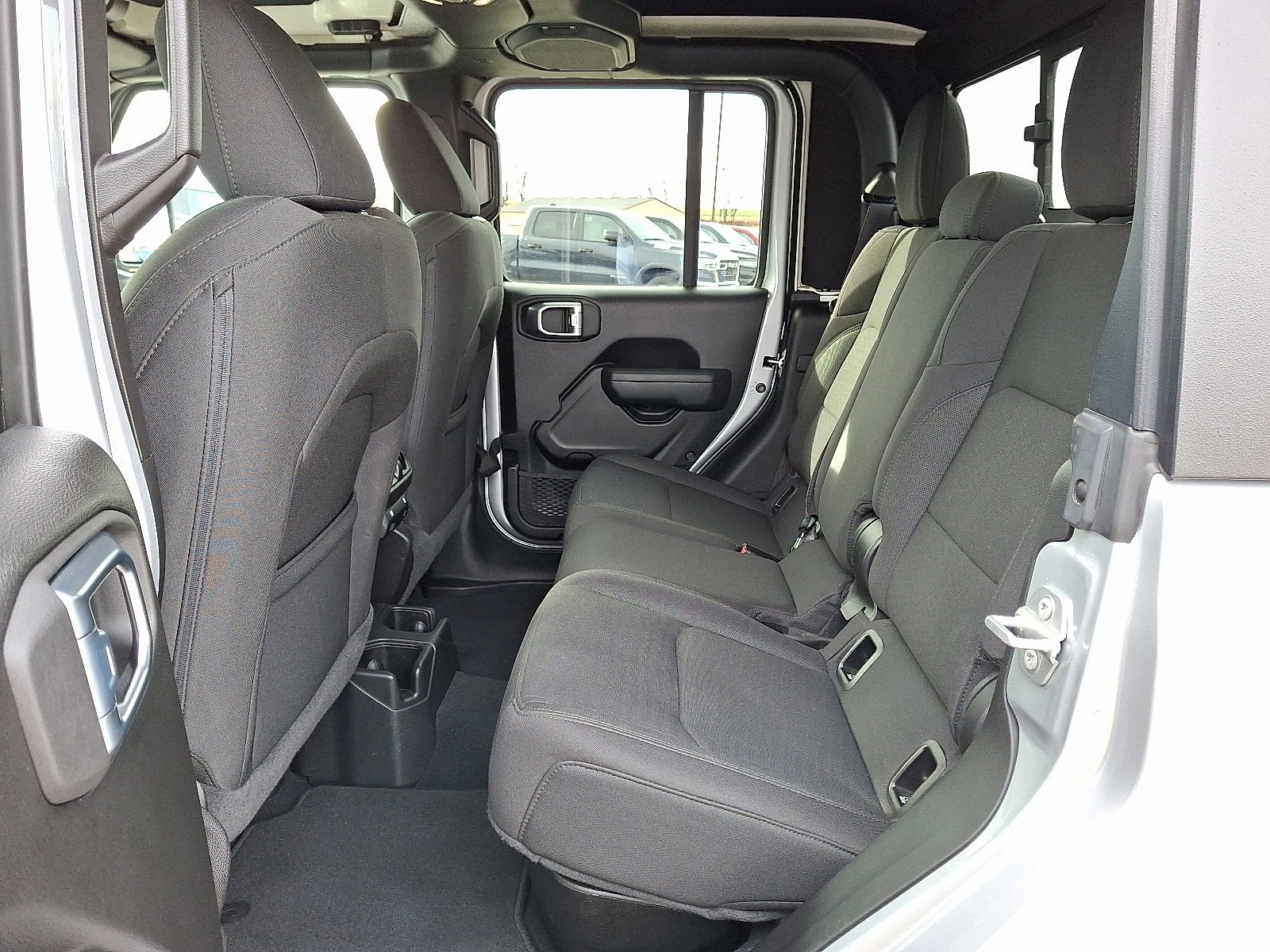 Used 2022 Jeep Gladiator Willys image 11