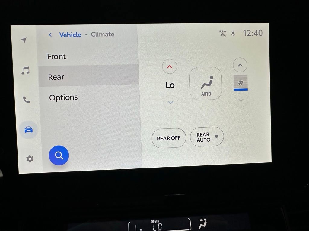 Used 2025 Toyota Sienna LE image 32