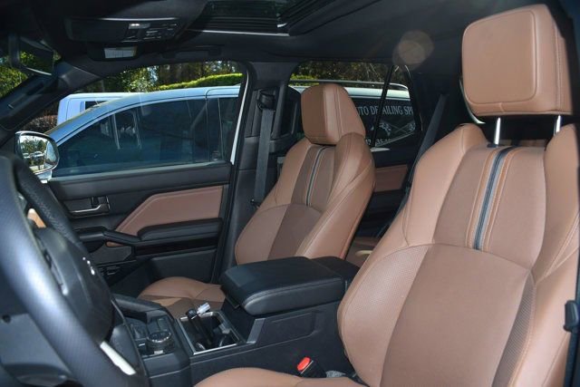 Used 2025 Toyota 4Runner Limited AWD/4WD image 8