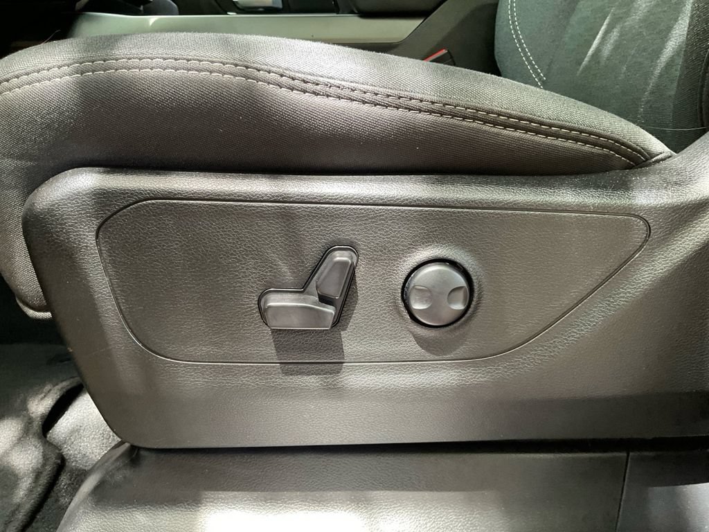 Used 2025 RAM 1500 Big Horn AWD/4WD image 32