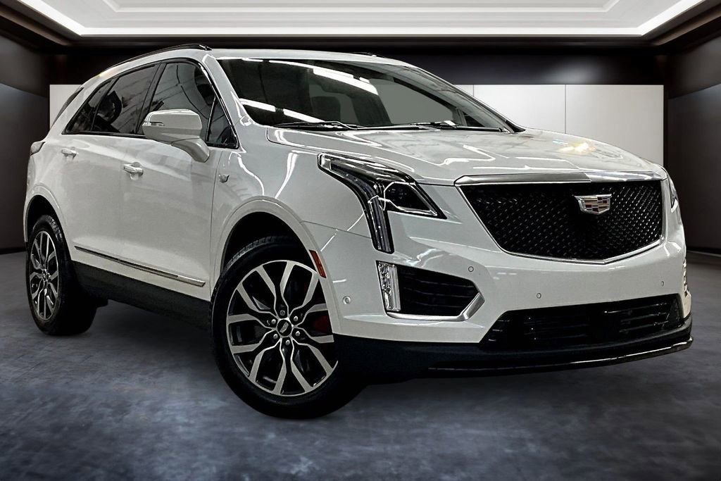 Certified 2025 Cadillac XT5 Sportv w/ Technology Package image 1