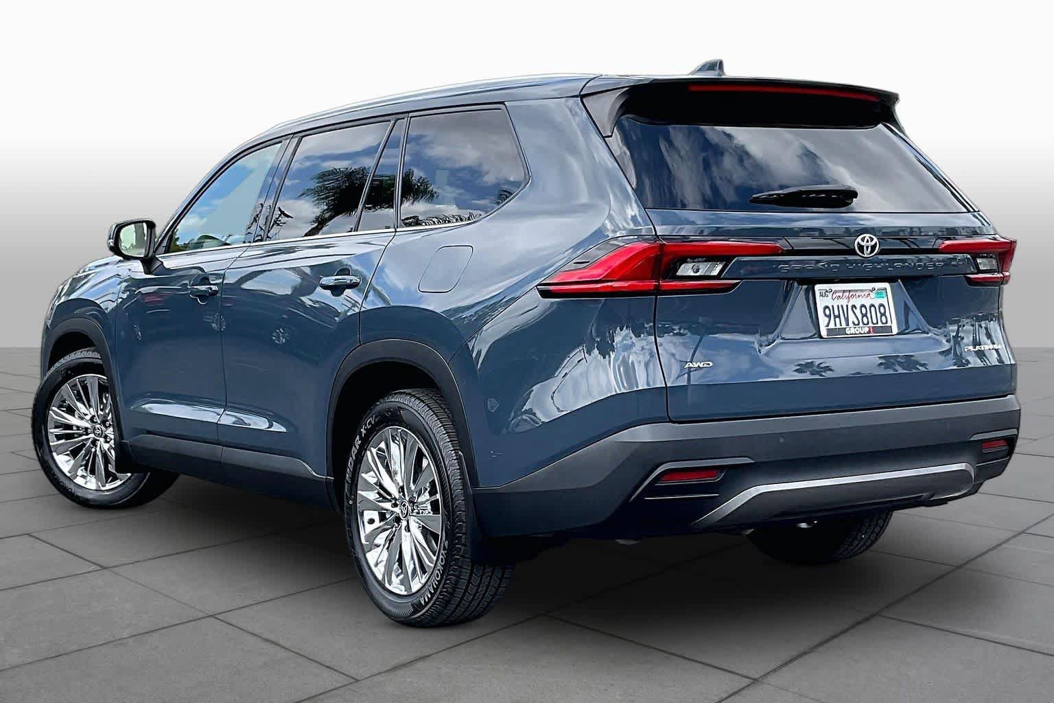Used 2024 Toyota Grand Highlander AWD image 11