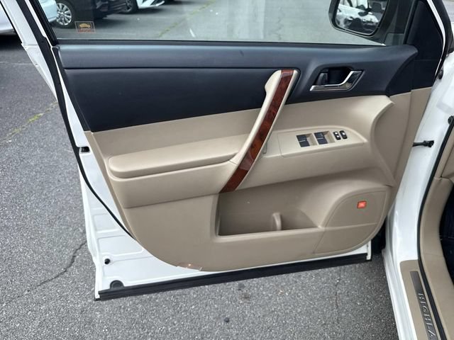 Used 2013 Toyota Highlander Limited AWD/4WD image 13