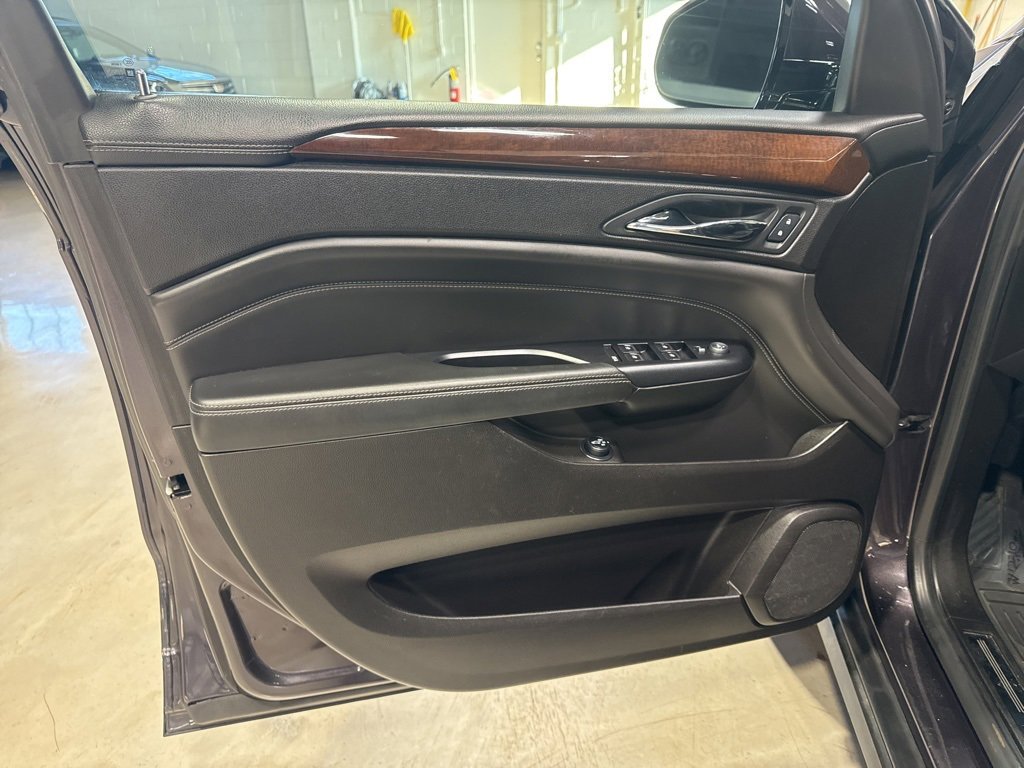 Used 2015 Cadillac SRX Luxury w/ Driver Awareness Package image 25