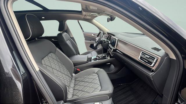 New 2026 Volkswagen Atlas SEL Premium R-Line AWD/4WD image 28