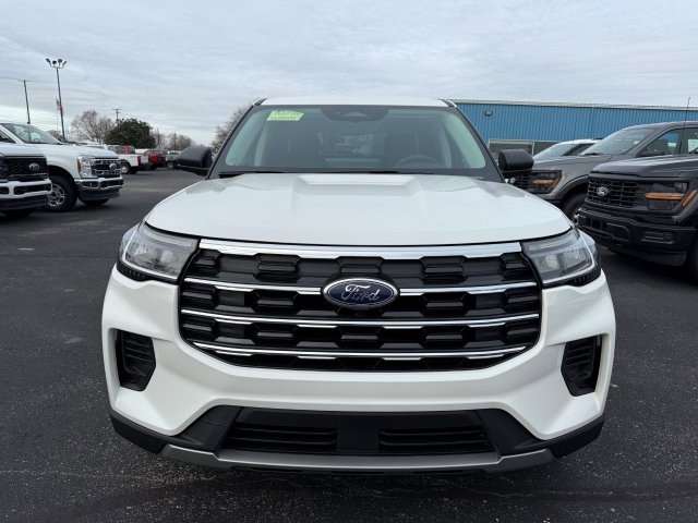 New 2026 Ford Explorer Active RWD image 2