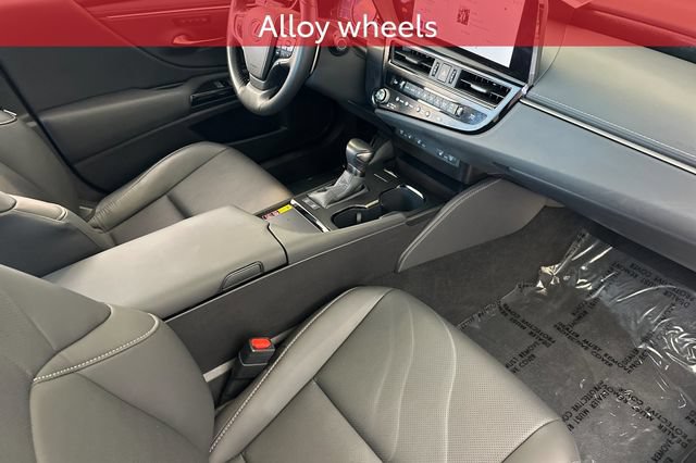 Used 2025 Lexus ES 300h w/ Premium Package FWD image 19