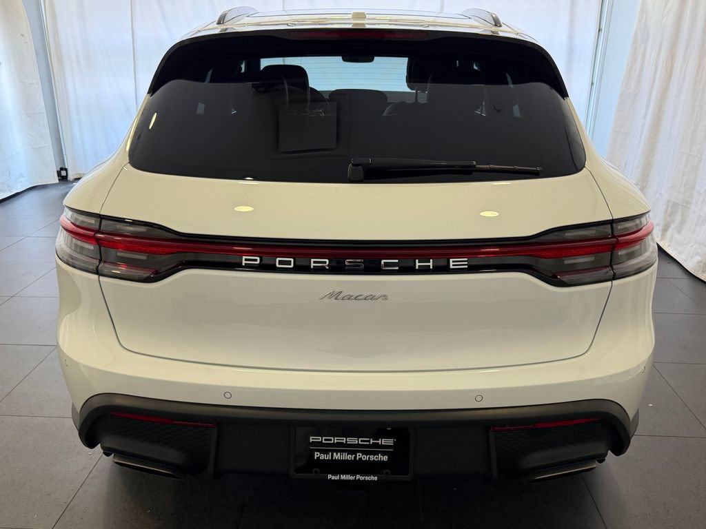 Used 2026 Porsche Macan AWD/4WD image 8