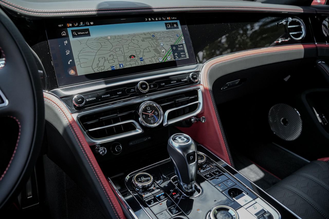 New 2025 Bentley Flying Spur Plug-In Hybrid image 28