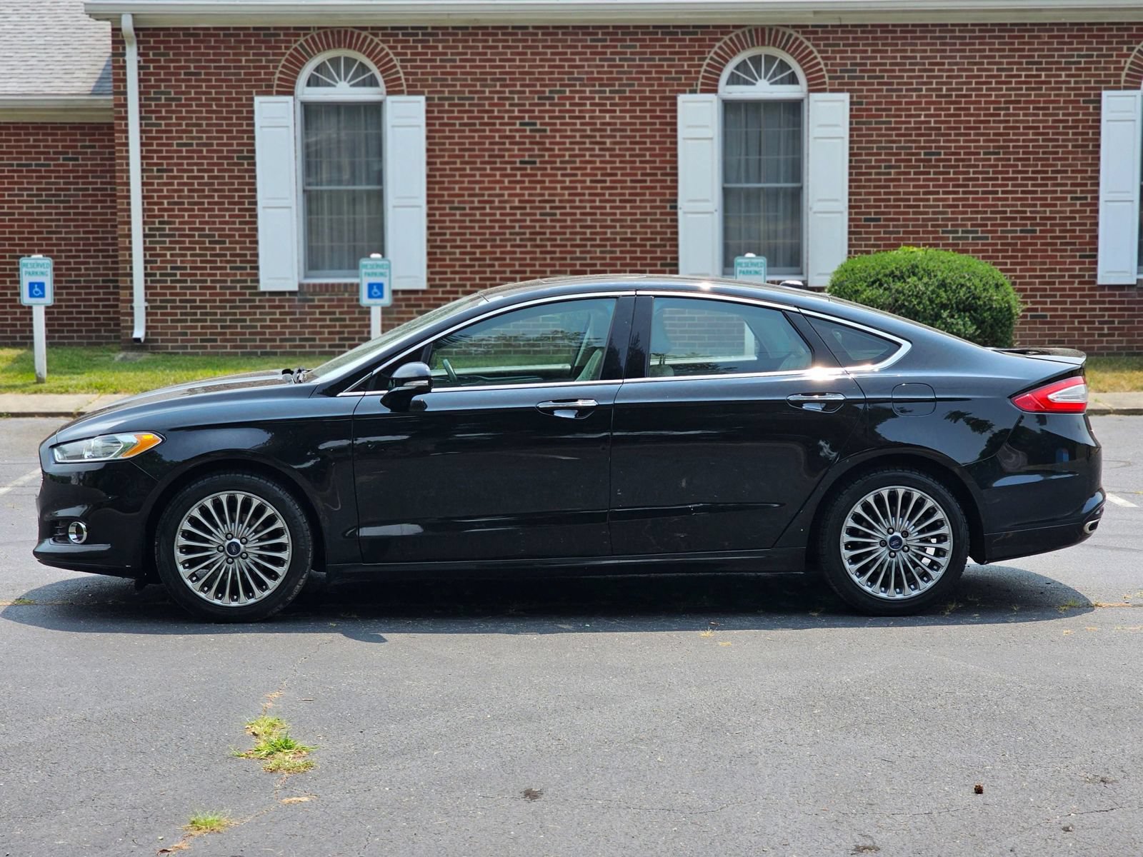 Used 2016 Ford Fusion Titanium FWD image 5
