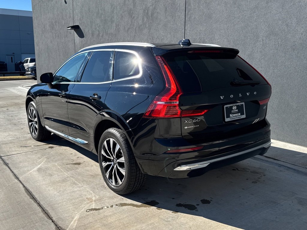 Used 2023 Volvo XC60 B5 Plus image 23