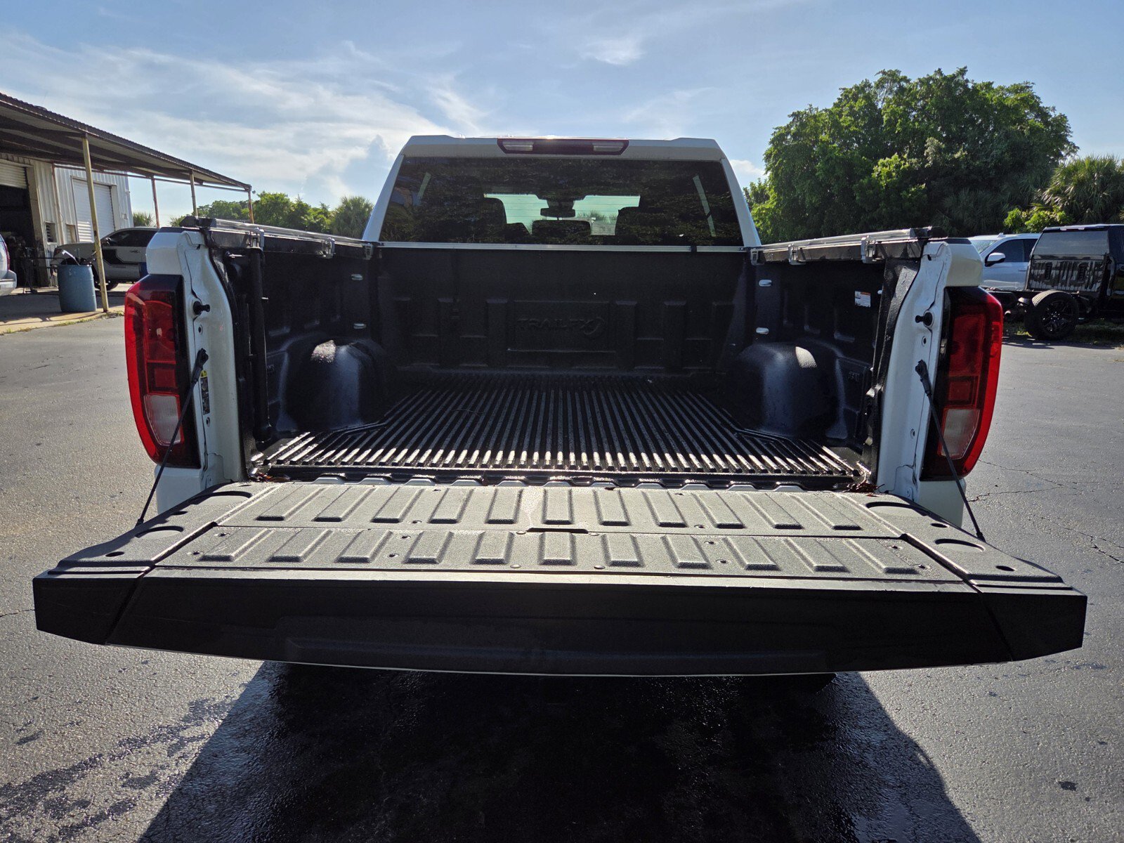 Used 2022 GMC Sierra 1500 Elevation RWD image 13