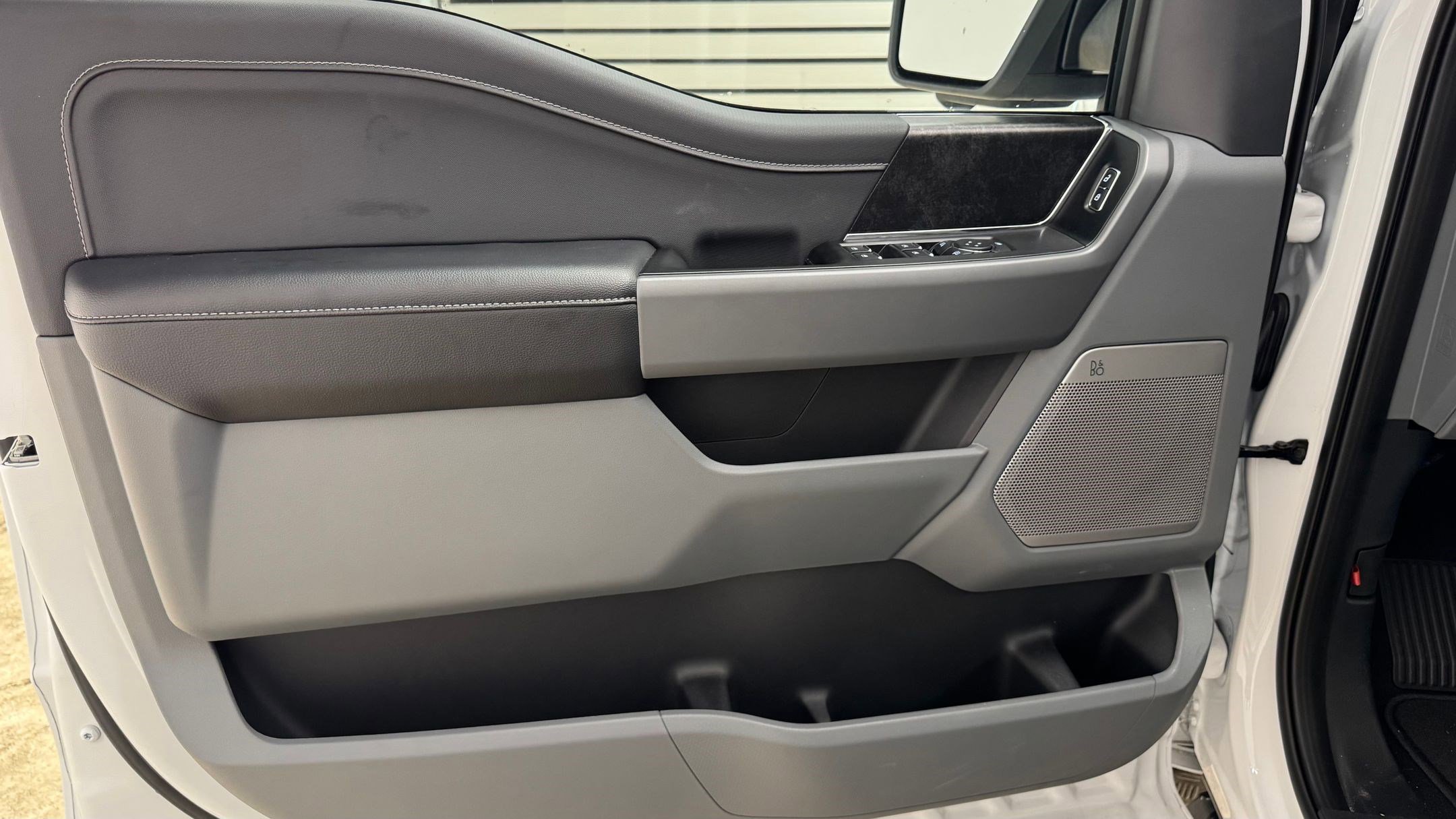 New 2025 Ford F150 Lightning Flash image 25