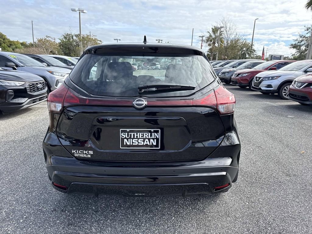 Certified 2024 Nissan Kicks S image 5