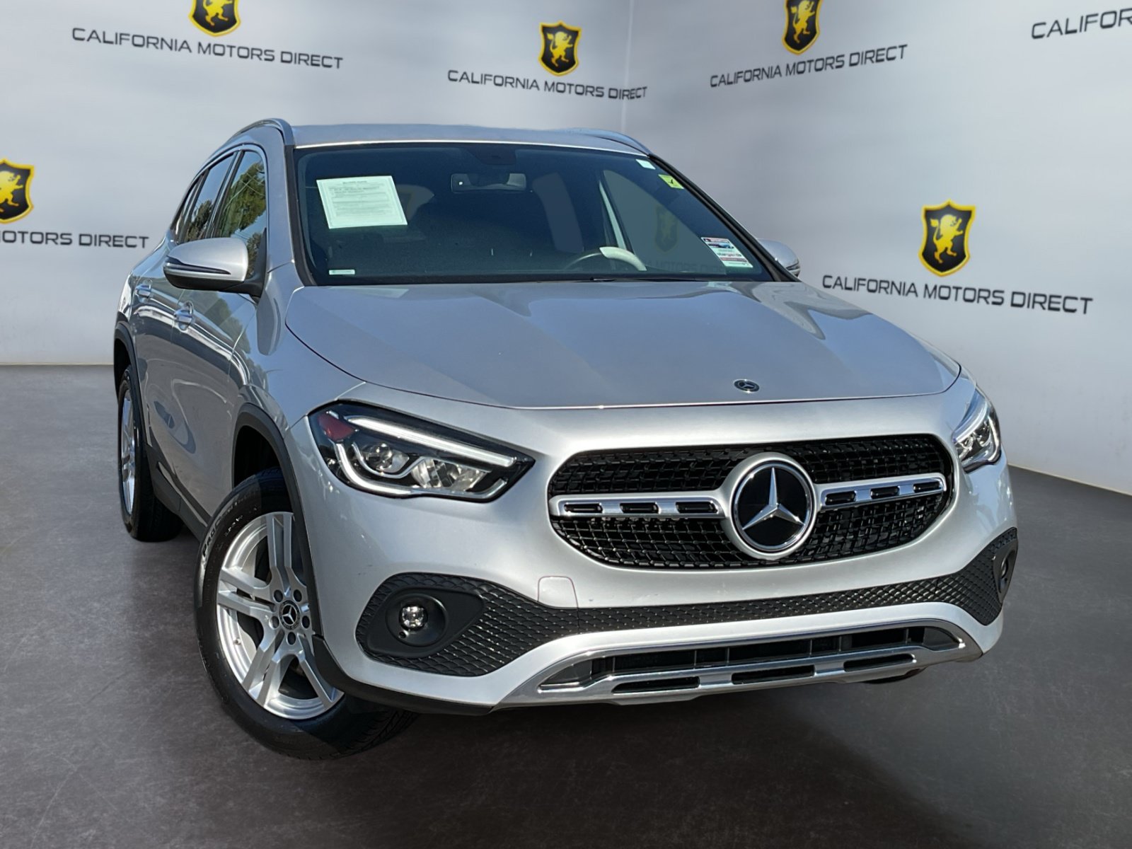 Used 2021 Mercedes-Benz GLA 250 4MATIC w/ Premium Package image 3