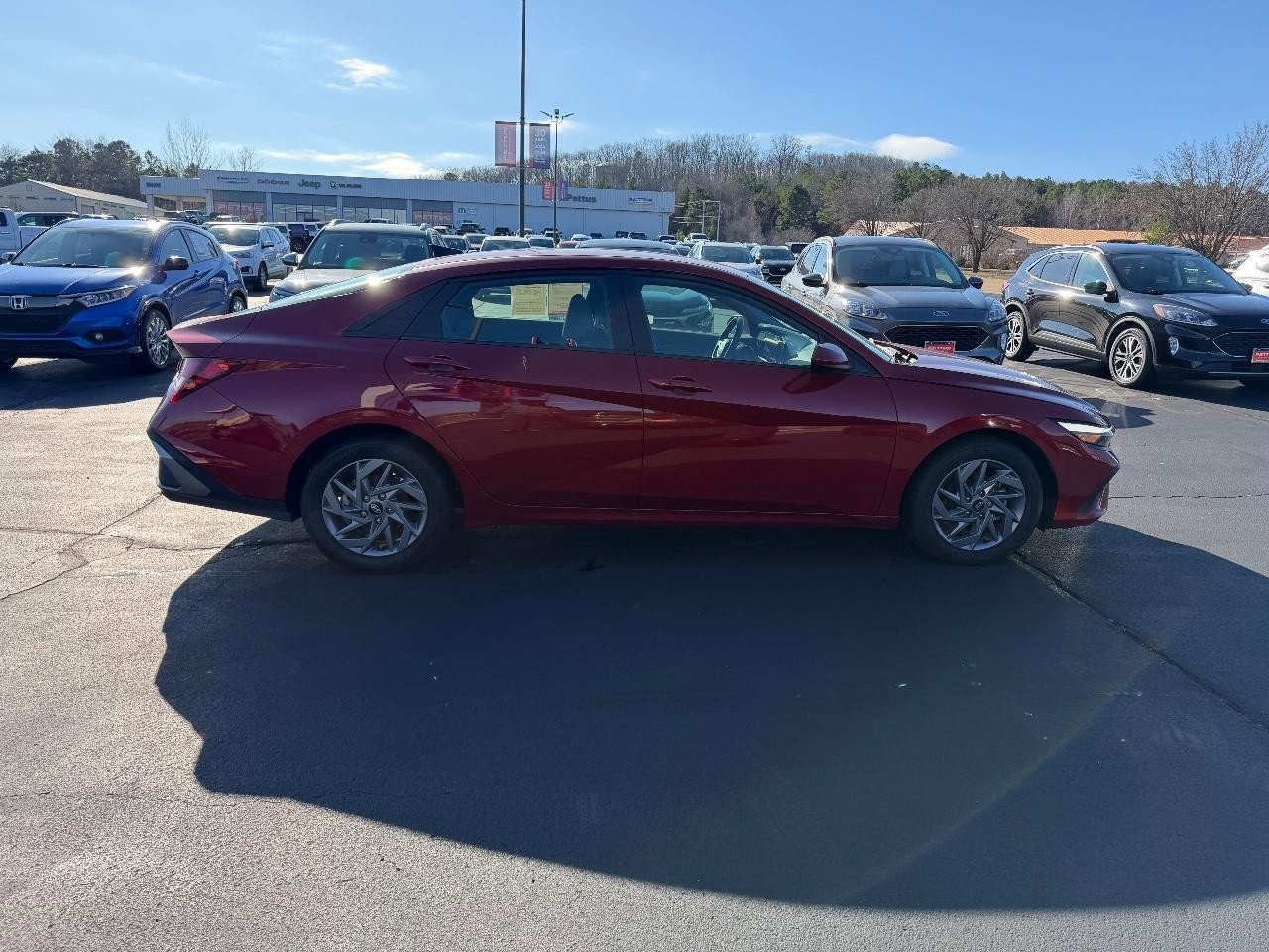 Used 2024 Hyundai Elantra SEL image 2