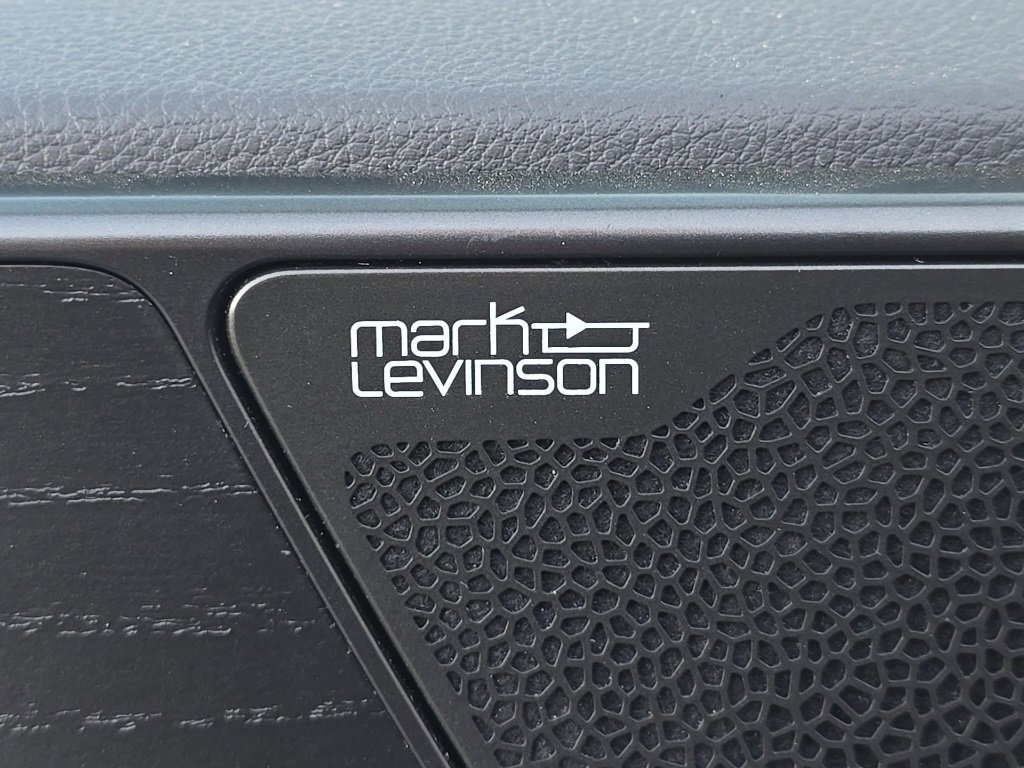 Used 2024 Lexus NX 300h AWD w/ Luxury Package image 16