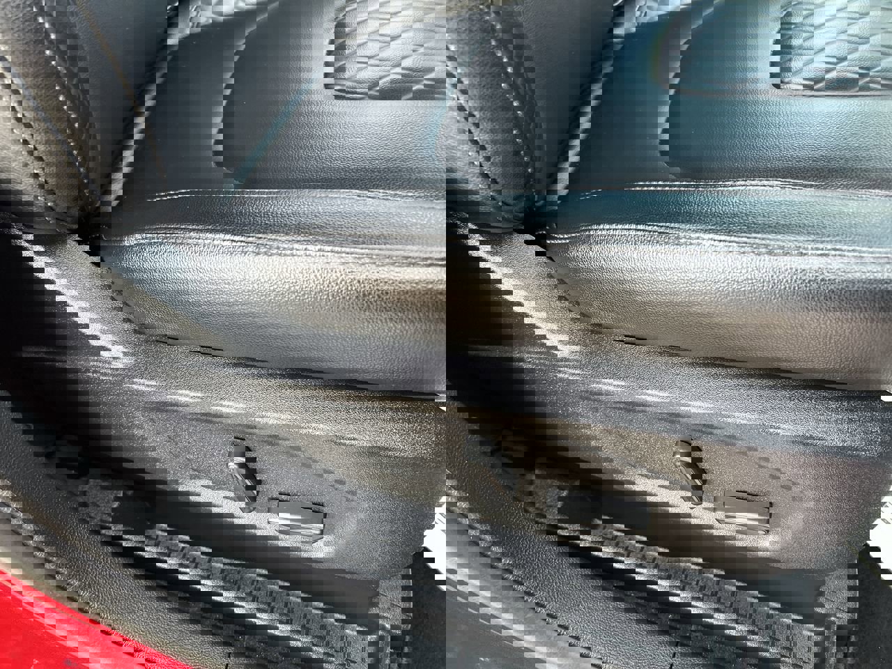 Used 2024 Ford Edge Titanium image 14