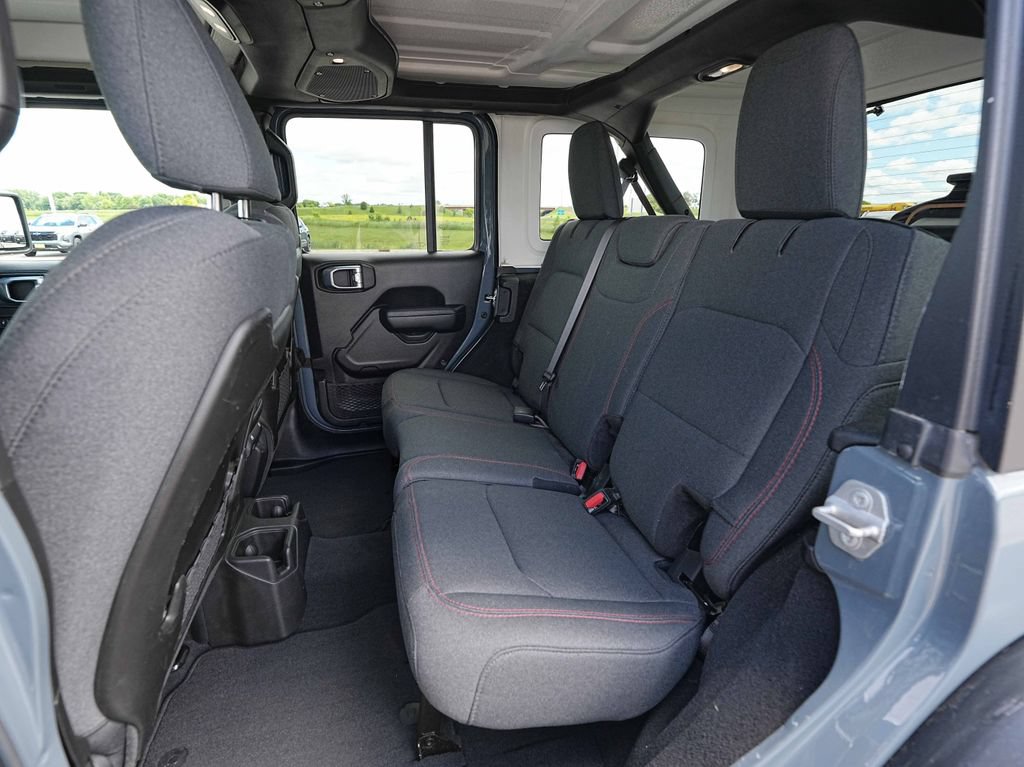 Used 2025 Jeep Wrangler Unlimited Rubicon AWD/4WD image 19