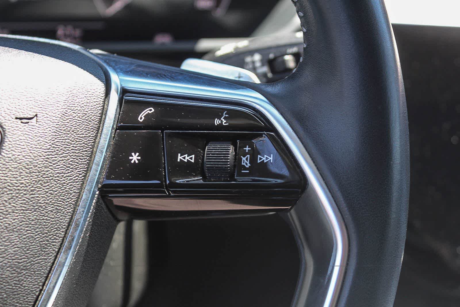 Used 2019 Audi e-tron Prestige w/ Prestige Package AWD/4WD image 31