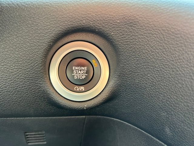 Used 2019 Chrysler Pacifica Touring Plus w/ S Appearance Package FWD image 17