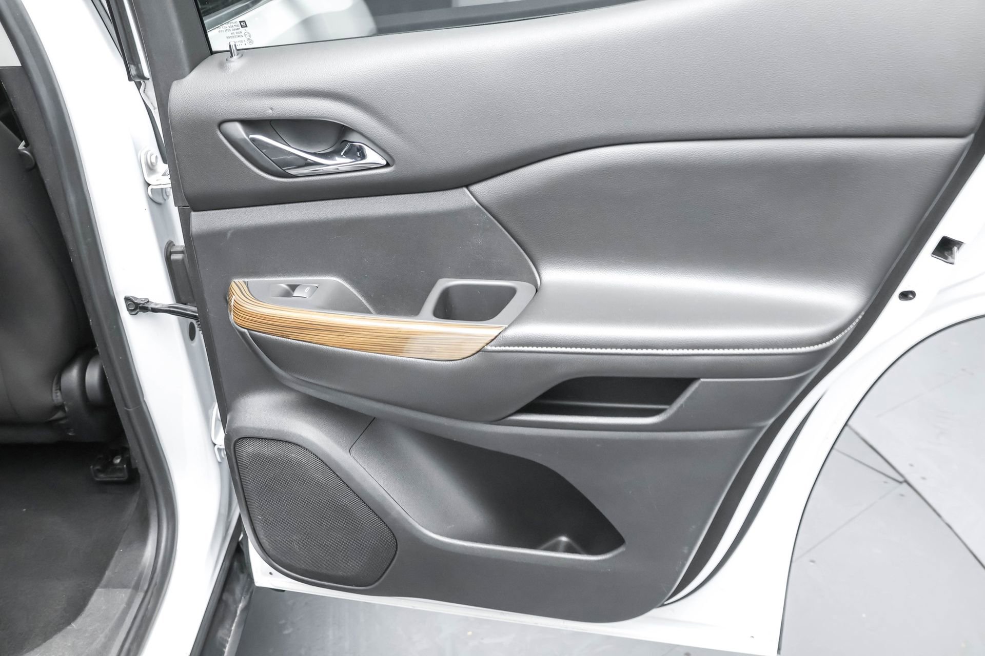 Used 2019 GMC Acadia SLE w/ Driver Alert Package I image 30