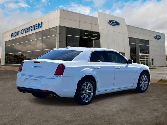 Used 2017 Chrysler 300 Limited w/ Value Package AWD/4WD image 5