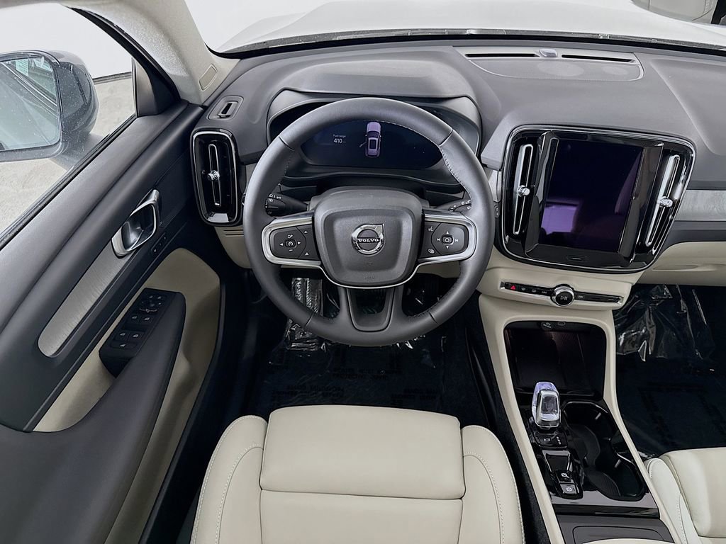 Used 2026 Volvo XC40 B5 Plus w/ Protection Package Premier image 23