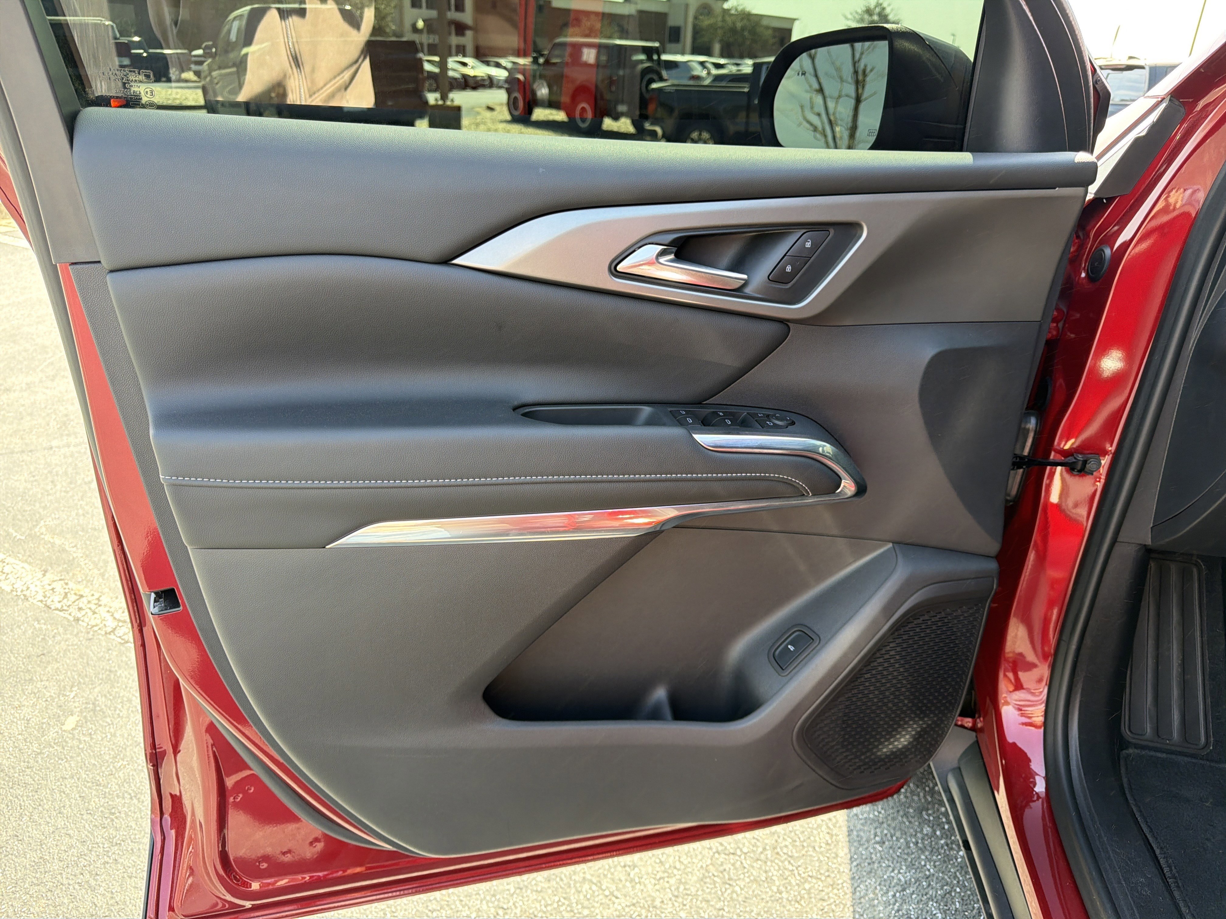 Used 2026 Chevrolet Traverse LT w/ Driver Confidence Package image 10