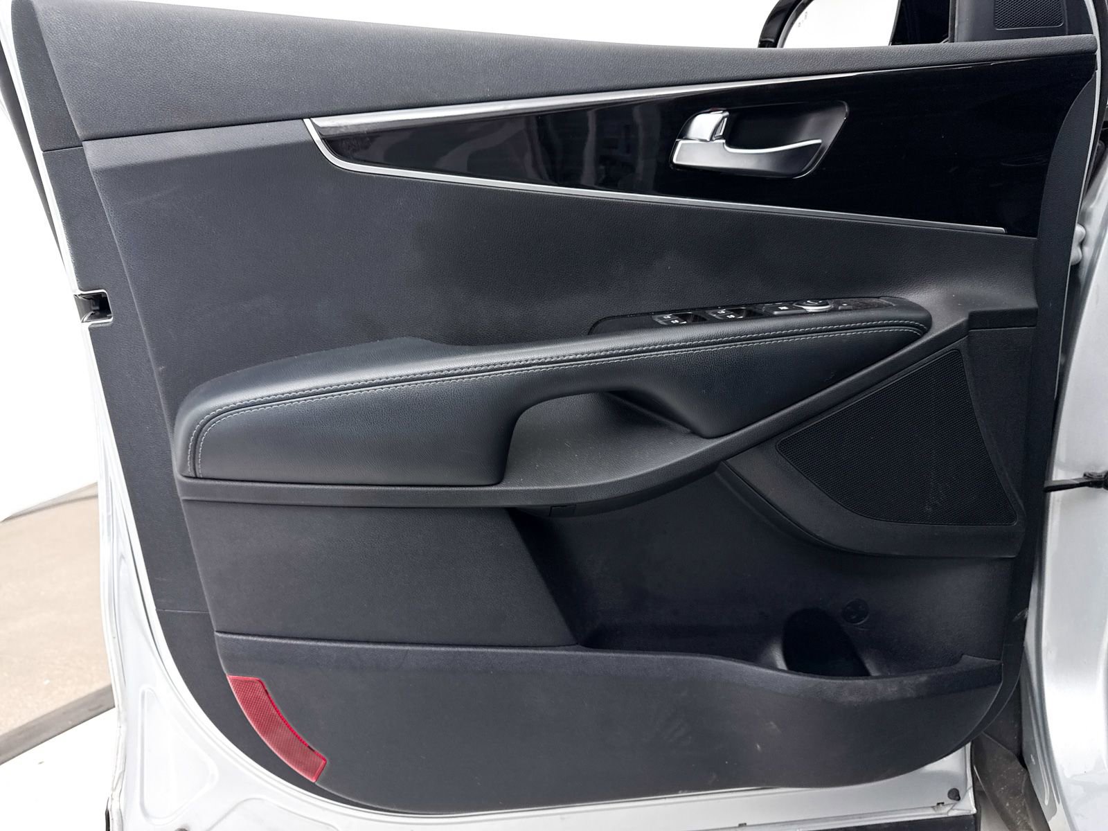 Used 2019 Kia Sorento LX image 28