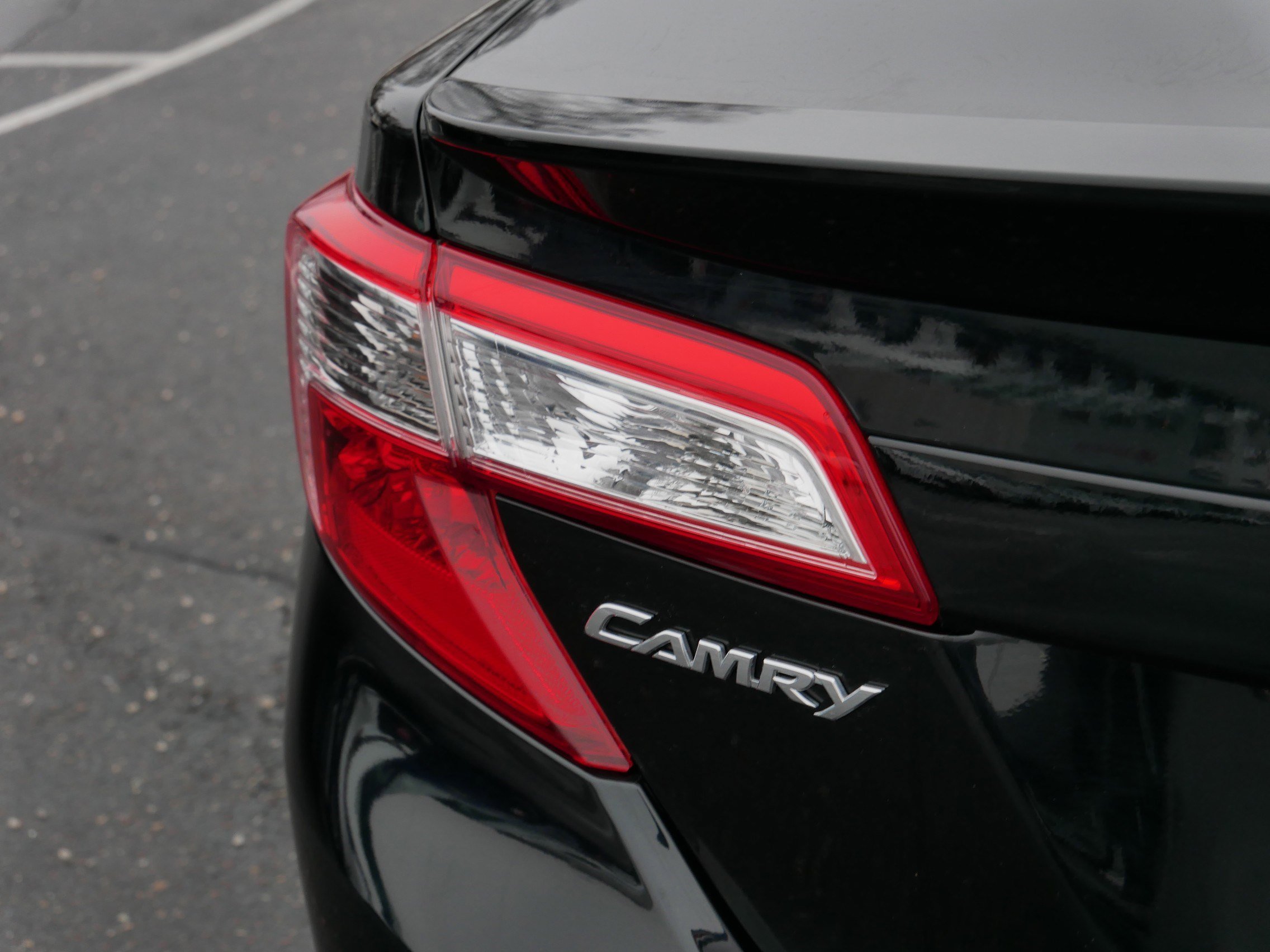 Used 2014 Toyota Camry L image 17