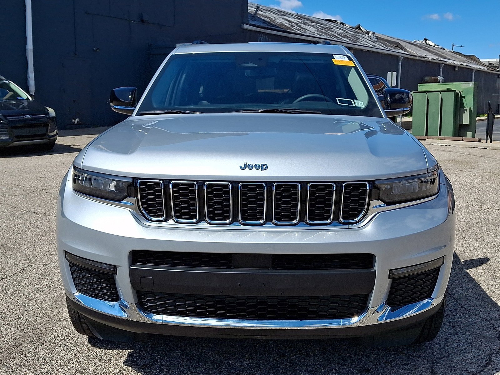 Used 2023 Jeep Grand Cherokee L Limited image 2