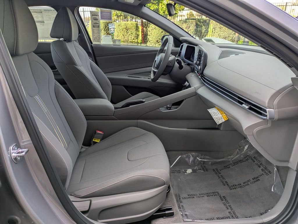 New 2025 Hyundai Elantra Sport image 31