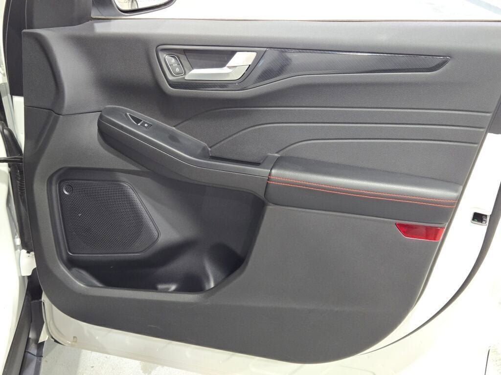 Certified 2023 Ford Escape ST-Line Elite image 11