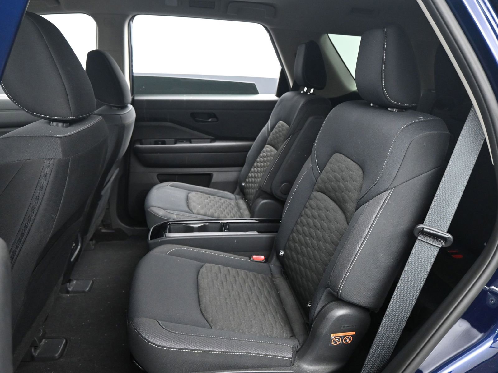 Used 2023 Nissan Pathfinder SV w/ SV Premium Package image 11