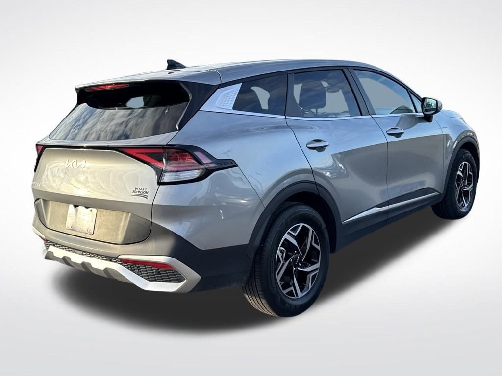 Used 2024 Kia Sportage LX image 6