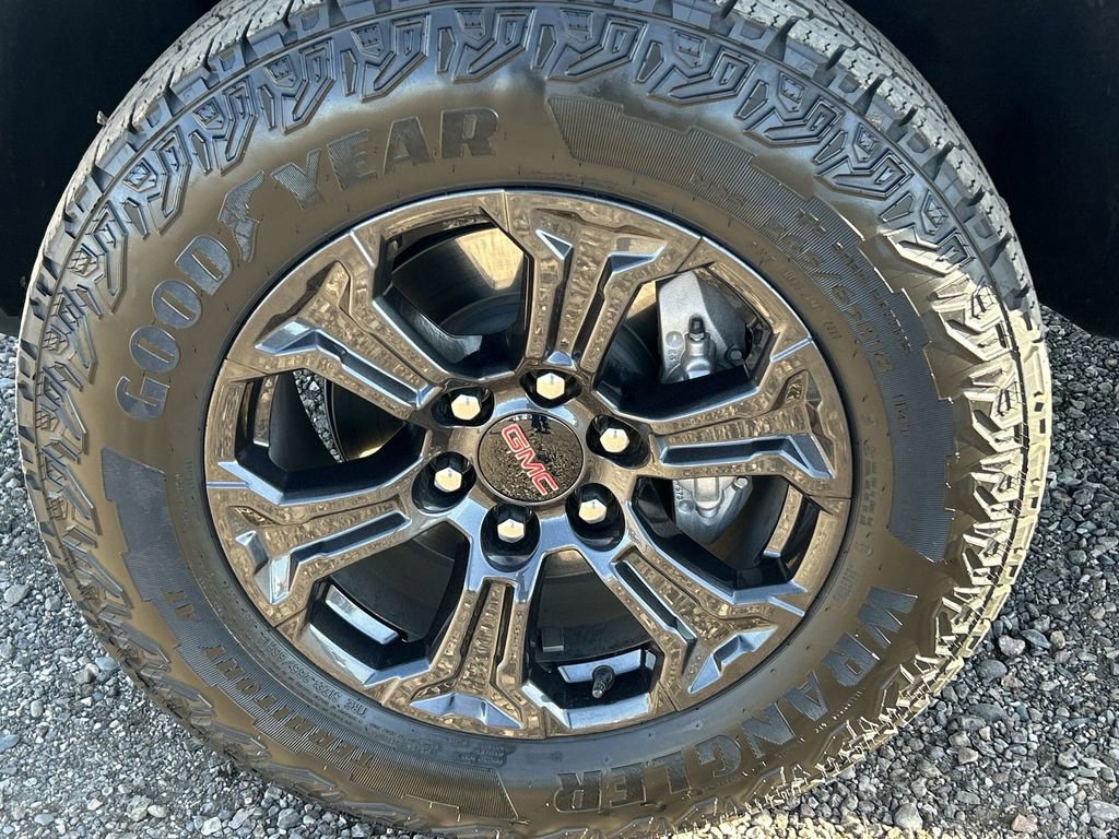 Used 2025 GMC Canyon Elevation image 32
