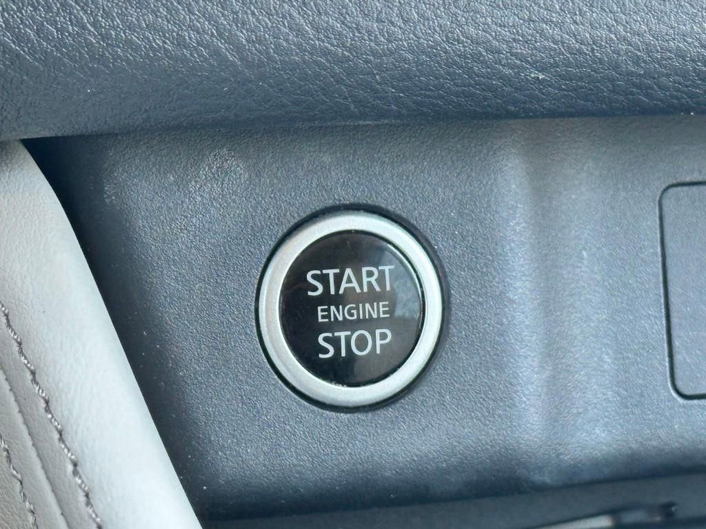 Used 2023 Nissan Rogue SL AWD/4WD image 11