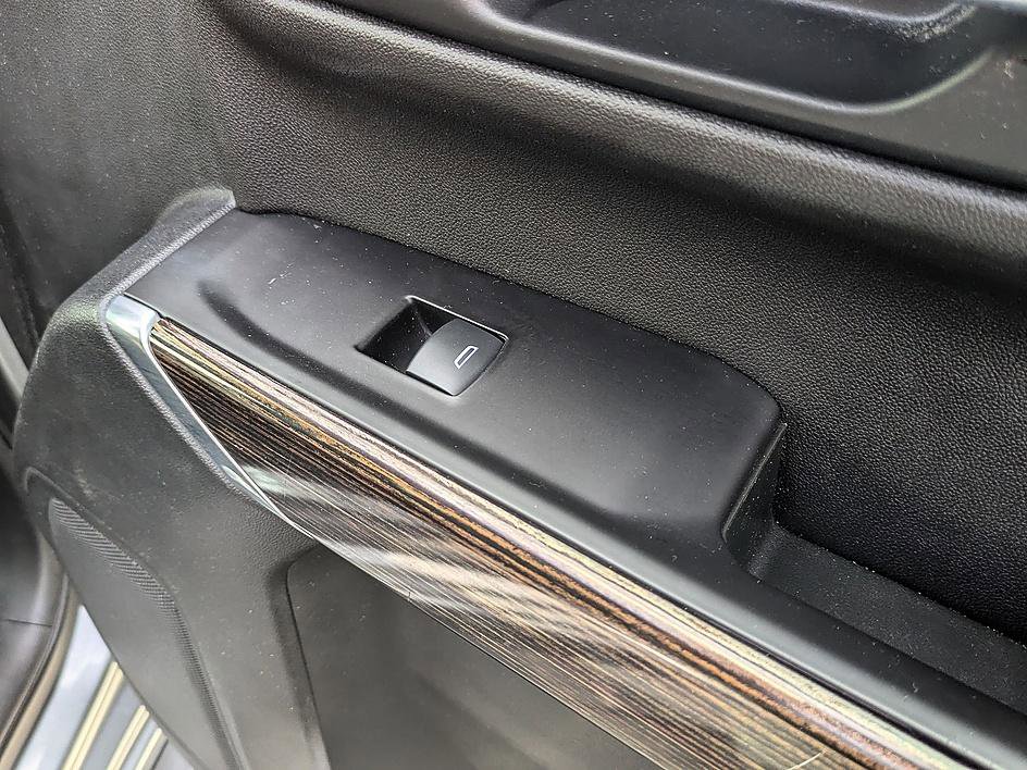 Used 2020 GMC Sierra 1500 Elevation image 39