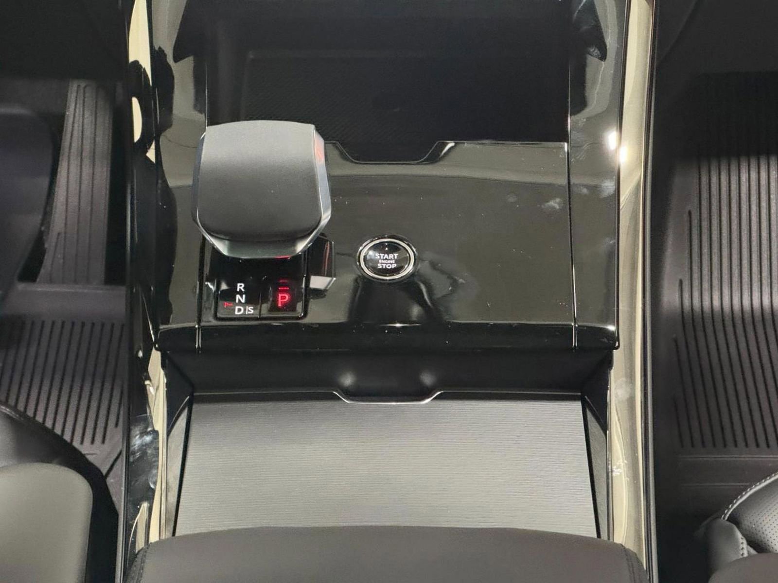 New 2026 Land Rover Range Rover Sport SE image 16