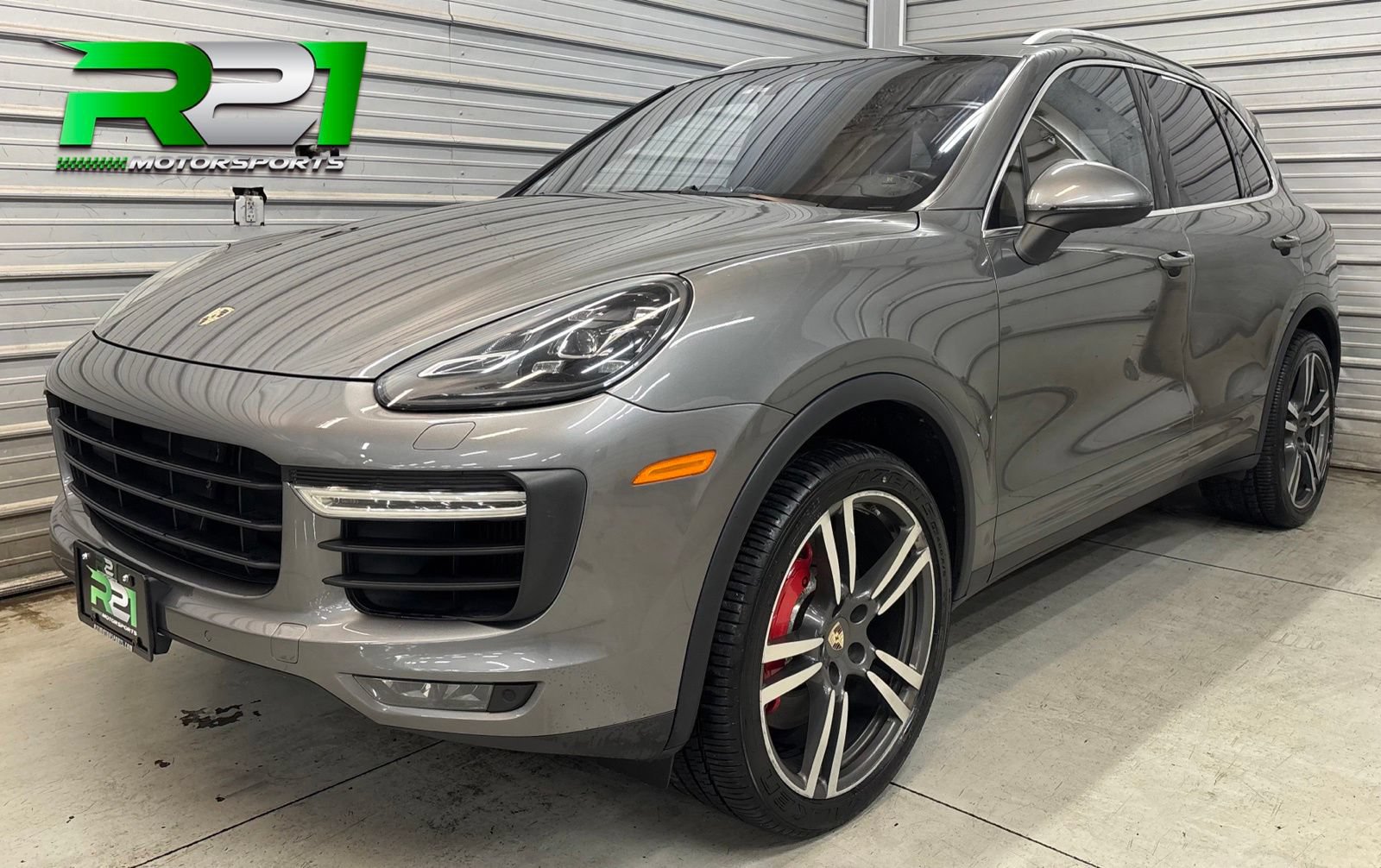 Used 2015 Porsche Cayenne Turbo AWD/4WD image 1