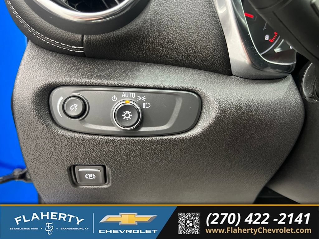 Used 2025 Chevrolet Blazer LT w/ Midnight/Sport Edition FWD image 23
