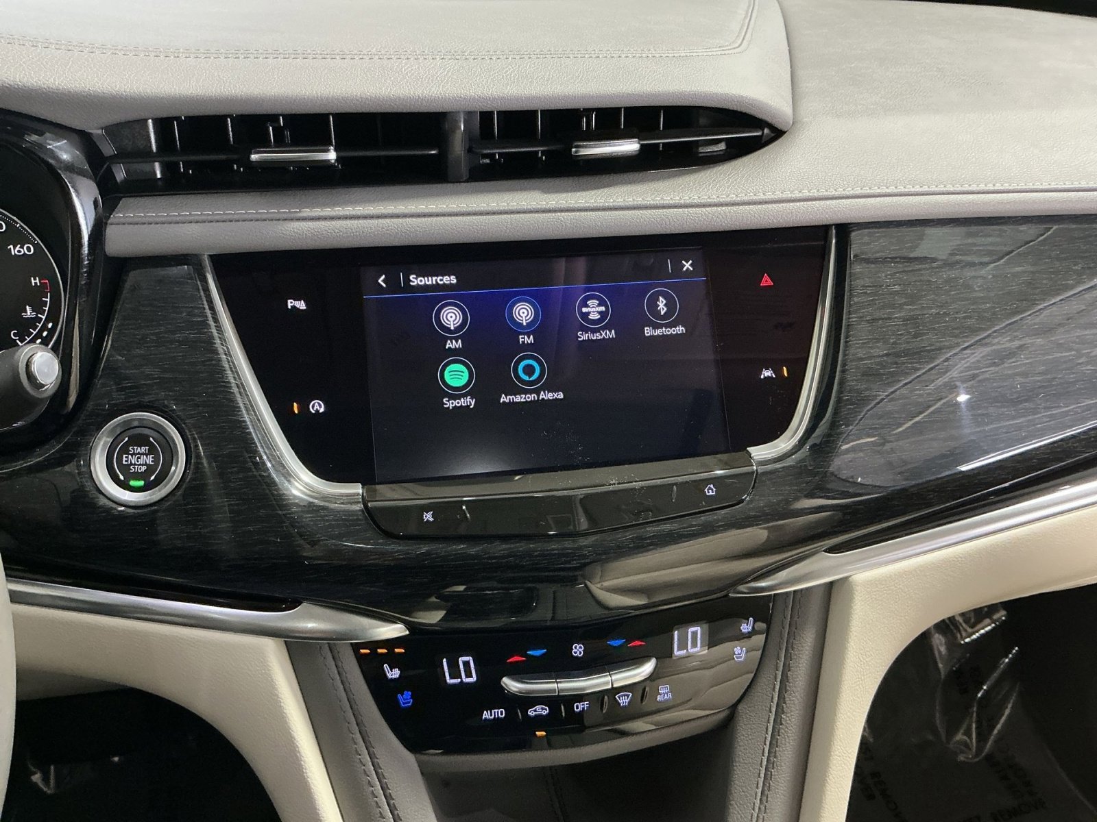 Used 2023 Cadillac XT6 Premium Luxury image 26