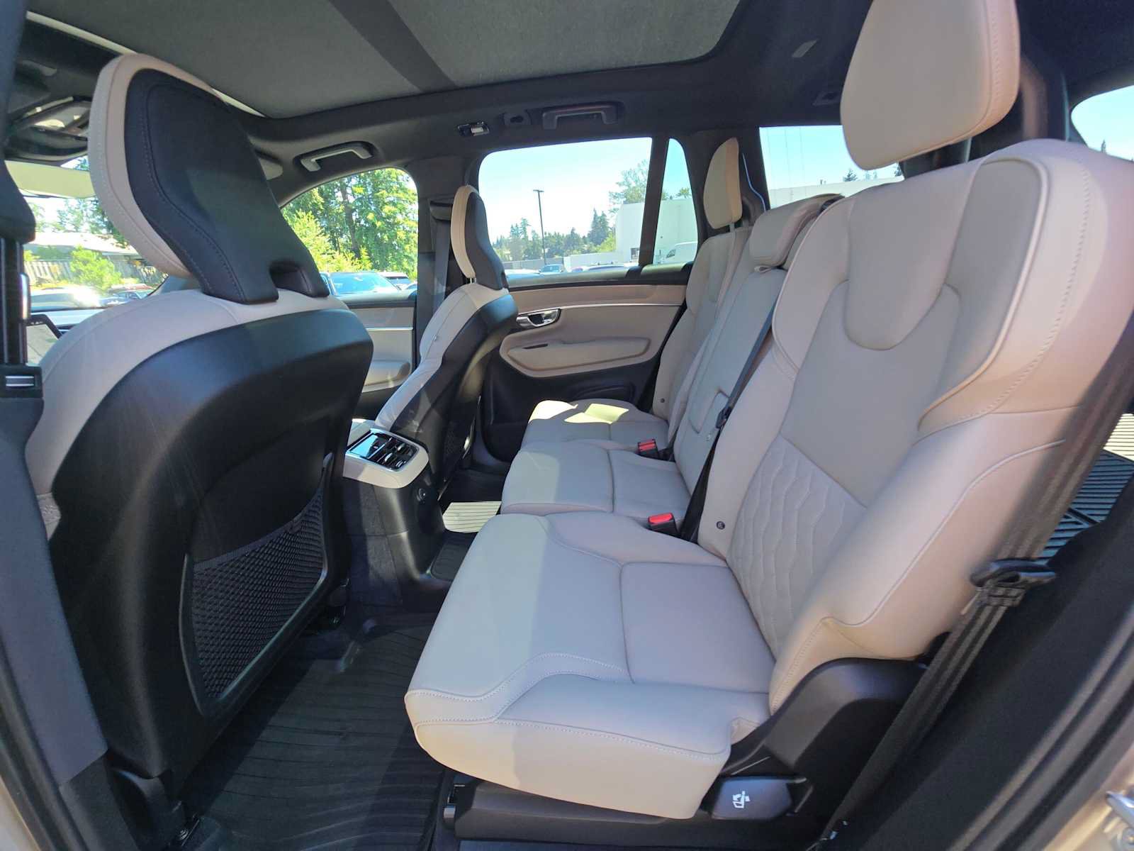 Used 2026 Volvo XC90 T8 Plus w/ Protection Package Premier AWD/4WD image 16