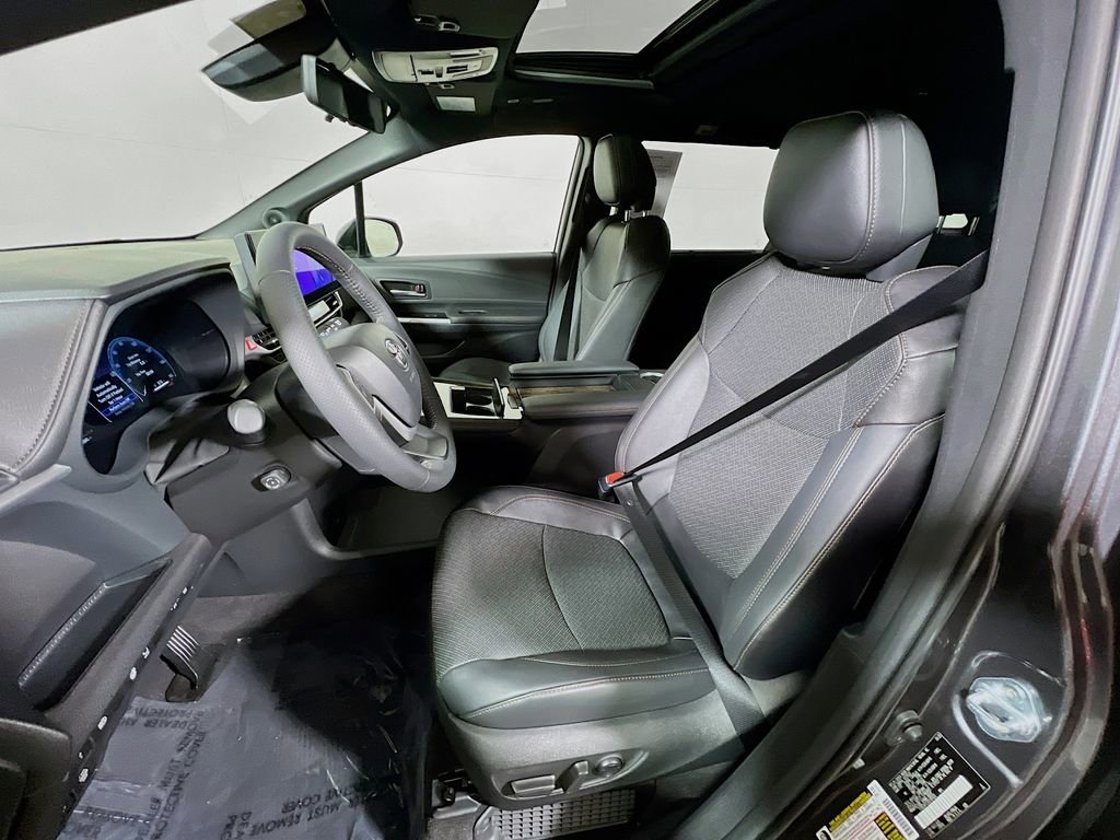 Certified 2025 Toyota Sienna Platinum AWD/4WD image 18